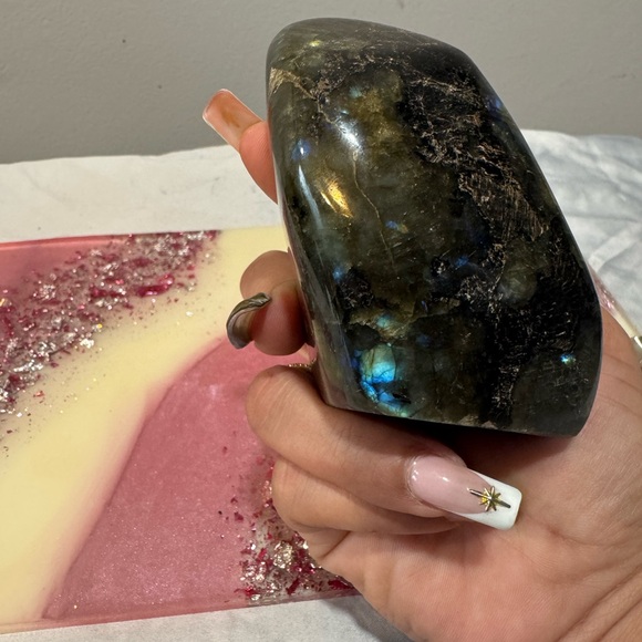 Labradorite Stone - Picture 4 of 7